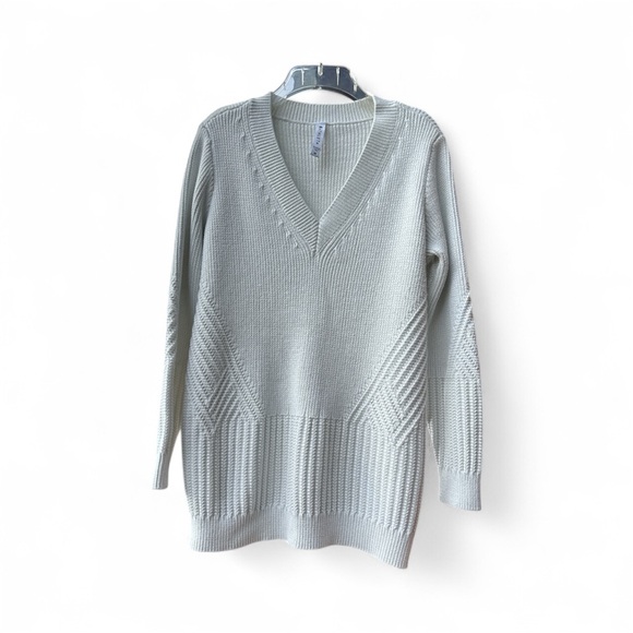 ATHLETA Teton Chunky Knit Sweater in Dove—Off-White Size Medium - Picture 4 of 7